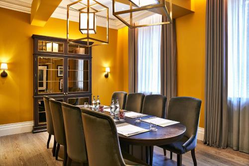 Kimpton Fitzroy London by IHG