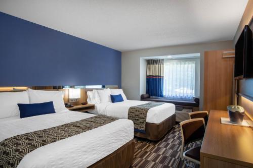 Queen Room with Two Queen Beds - Mobility Access/Non-Smoking
