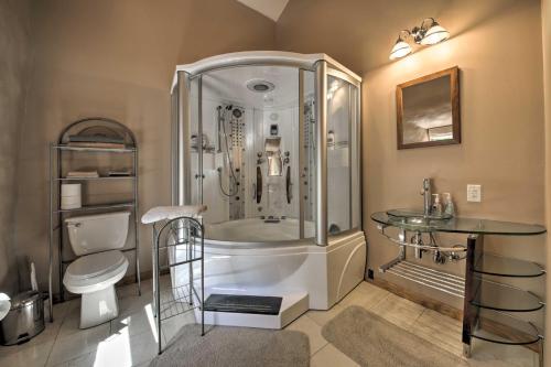 Peaceful Custom Carbondale Home w/ Deck, Near SIU! in Carbondale (IL)