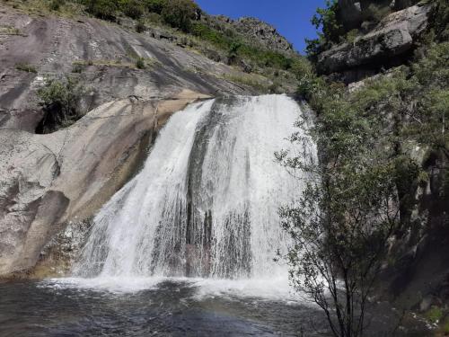 Casa MiraXurés con vistas a la Sierra del Xurés