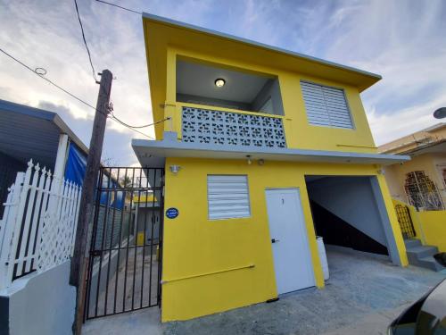 Newly Remodeled - Near Beach Junior 1 Bed Room - Airconditioned - image 2