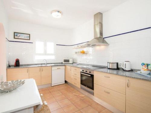 Villa Carrer Tres - Beautiful three bedroom Mediterranean style villa - Close to beach - image 8