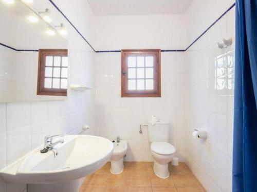Villa Carrer Tres - Beautiful three bedroom Mediterranean style villa - Close to beach - image 9