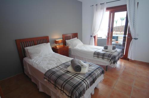 Villa Montana baja - A Stunning 7 Bedroom Villa - Perfect For Large Families And Friends - image 9