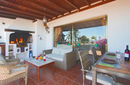 VIlla Garita - 4 Bedroom Villa - Perfect for larger groups - Sleeps 12 - Great Pool Area - image 6