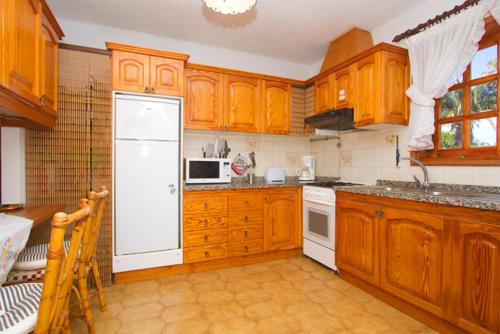 VIlla Garita - 4 Bedroom Villa - Perfect for larger groups - Sleeps 12 - Great Pool Area - image 9