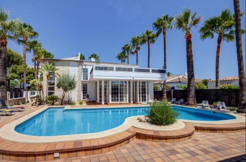 Villa Puerto Alcudia Deluxe - stunning 5 bedroom villa in the heart of the resort gîte à louer Hidropark