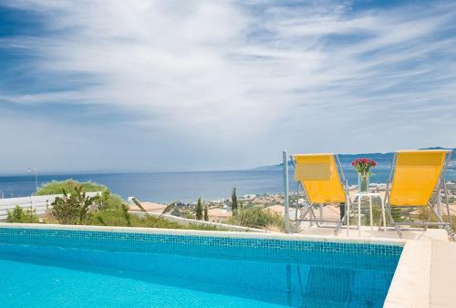 Villa Tavrou Dyo - Luxury 3 Bedroom Latchi Villa with Private Pool - Stunning Sea Views