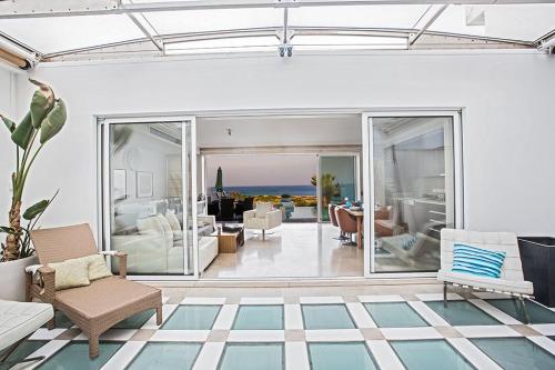 Villa Fig Tree Bay Seafront Luxury 5BDR Seafront Protaras Villa with Panoramic Sea Views - image 2