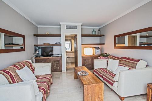 Villa Fig Tree Bay Seafront Luxury 5BDR Seafront Protaras Villa with Panoramic Sea Views - image 5