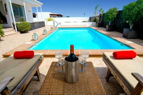 Villa Puerto Calero Marina Dos - 4 Bedroom villa in Puerto Calero - Perfect for families gîte à louer Playa Quemada