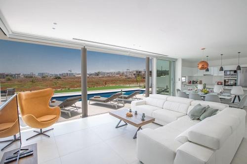 Villa Manta Agrotikos - Stunning 3 Bedroom Protaras Villa with Pool - Close to the Beach - image 5