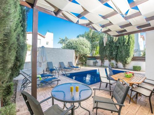 Villa Foros Enas - Modern 4 Bedroom Pernera Villa with Private Pool - Close to the Beach - image 2