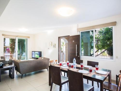 Villa Foros Enas - Modern 4 Bedroom Pernera Villa with Private Pool - Close to the Beach - image 5