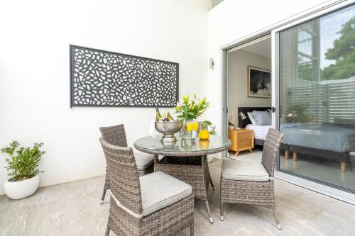 CENTRAL NO 5 LUXURY APARTMENT in 키아마