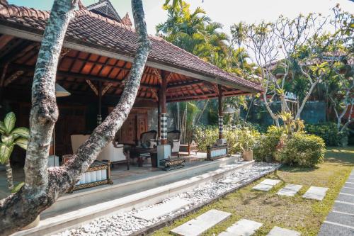 The Cakra Bali Hotel