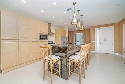 Imagine You and Your Family Renting this 5 Star Townhome on Magic Village Resort Orlando Townhome 3704 - image 6