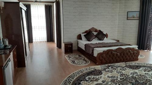 1 queen bed