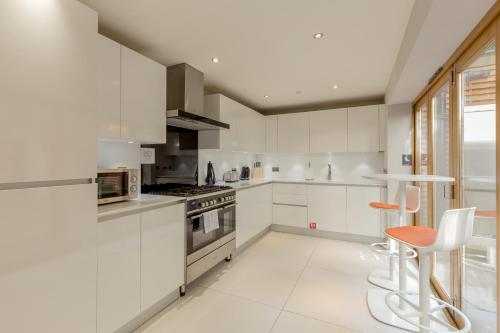 Destiny Scotland - Q-Residence - image 2