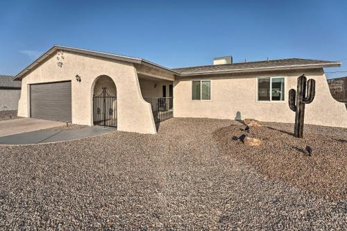 Havasu Getaway with Fire Pit and Grill Less Than 3 Mi to Lake