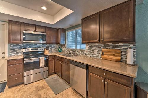 Havasu Home with Fire Pit and Grill Less Than 3 Mi to Lake - image 3