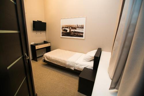 Hanzer Hotel - image 9