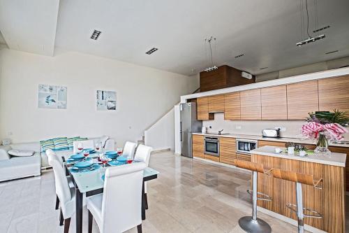 Villa Fig Tree Bay FrontlineLuxury 4BDR Sea-front Protaras Villa with Pool and Amazing views - image 5