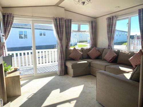 37 Bay View Oceans Edge by Prl Lodge Hire - image 3