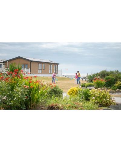 37 Bay View Oceans Edge by Prl Lodge Hire - main image