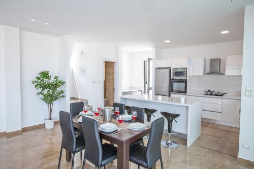 Villa Manta Platina - Brand New Luxury 3 Bedroom Protaras Villa with Private Pool - image 4