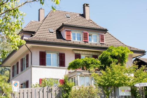 Gästehaus Sonne - Accommodation - Zuchwil