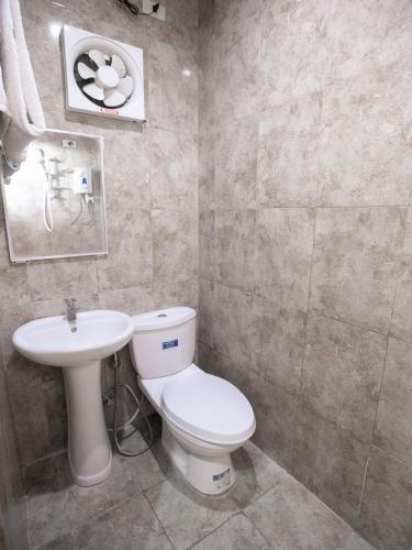 ห้องน้ำ, Rjat Guesthouse in ลากูน่า