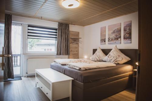 餐廳/邁因策爾圖爾膳食旅館 (Restaurant / Pension Mainzer Tor) in 阿爾斯費爾德