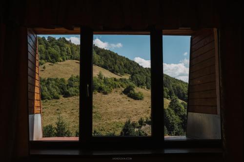 Family Room with Mountain View