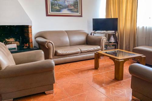 공용 라운지/TV 시청 구역, Hotel Bogota Alpes Castellana in 노스 웨스트 (주거 지역)