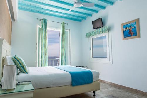 Poseidon Hotel Suites - image 11