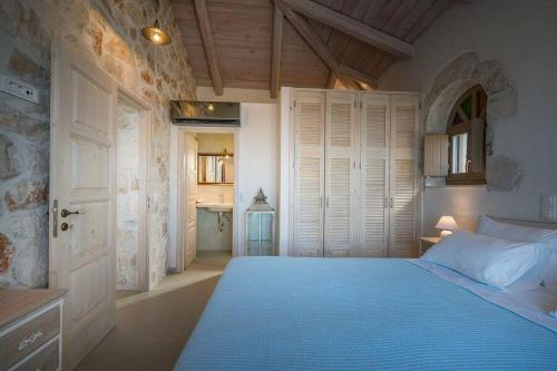 Luxury Zakynthos Villa Moore Villa 8 Guests - 4 Bed Agios Nikolaos - image 3
