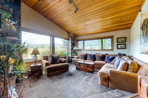 Yellowtail Home in the Meadow in Big Sky, USA