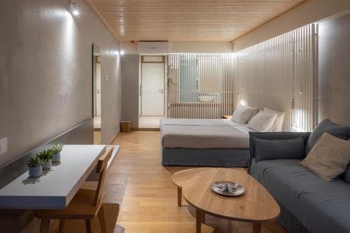 Double Room with Hot Tub image 4