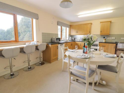 Hendre - image 3