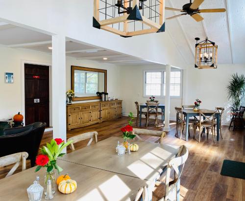Arcady Mountain Motor Lodge – Arlington, VT