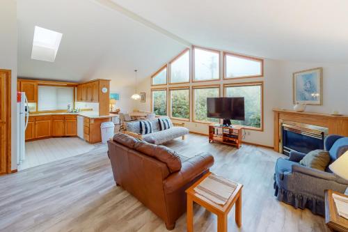 Captain Bill's Beachhouse - image 5