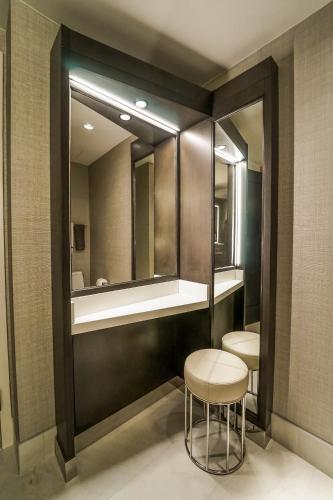 Premium Queen Room with Two Queen Beds and River View