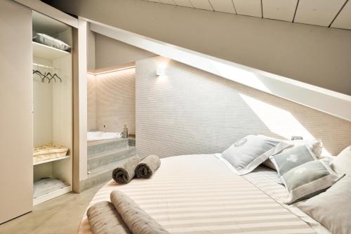 ACADAMIS ApartHotel - Suites & Junior Suites