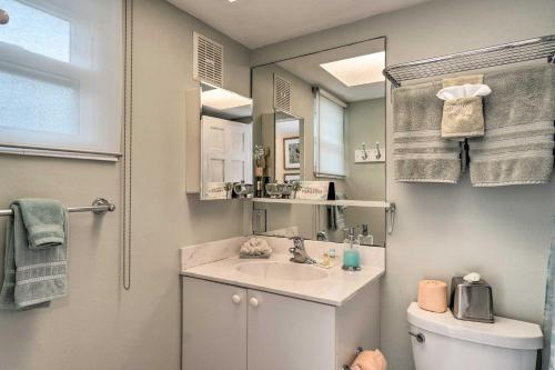 Longboat Key Condo with Lanai Walk to Beach and Shops - image 14