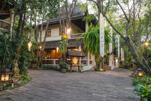 Restaurant, Khumphaya Resort and Spa Boutique Collection in San Sai