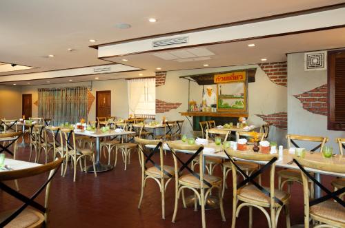 Restaurant, Mae Sot Hotel in Tak