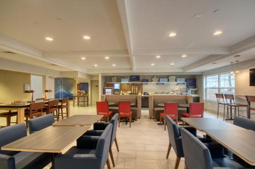 Tagungsräume / Festsäle, Holiday Inn Express Hotel & Suites Oshkosh - State Route 41 By IHG in Oshkosh (WI)