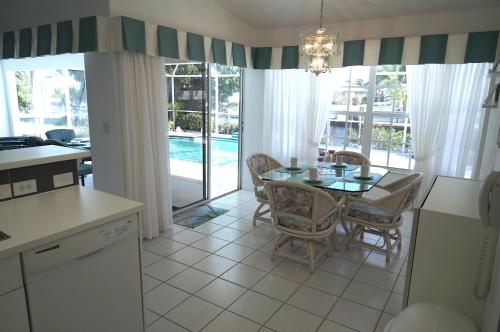 Rebecca 1026 - image 7