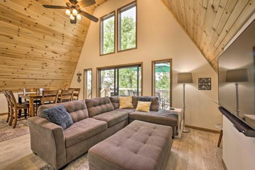 Rock River Waterfront Cabin Dock and Game Room! in Milton, USA